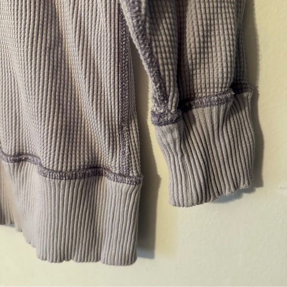 Urban Outfitters Lavender Waffle Knit
Thermal Long Sleeve Turtleneck Top Small - Picture 8 of 12